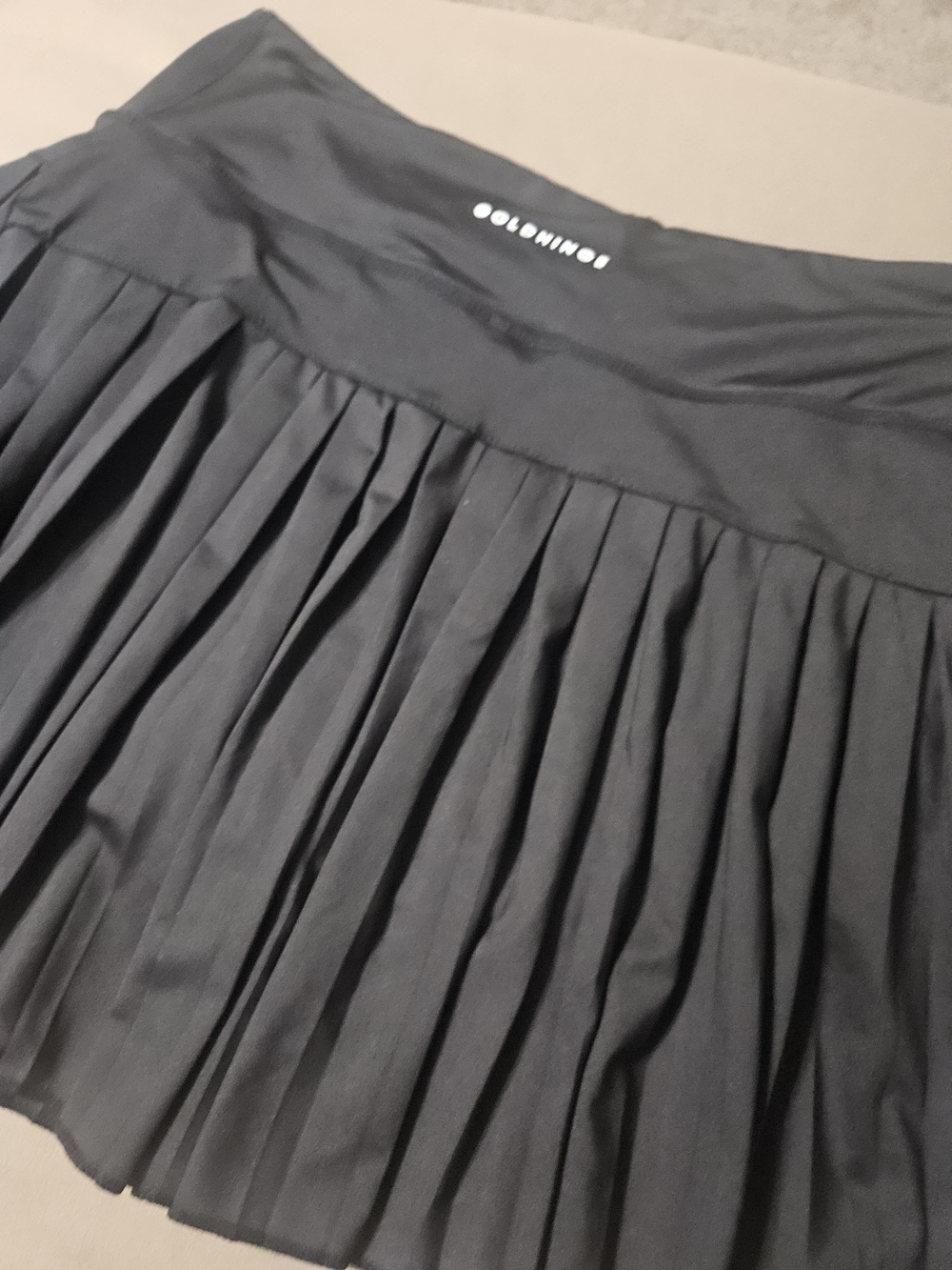 Gold Hinge Pleated Black Skirt Sz L